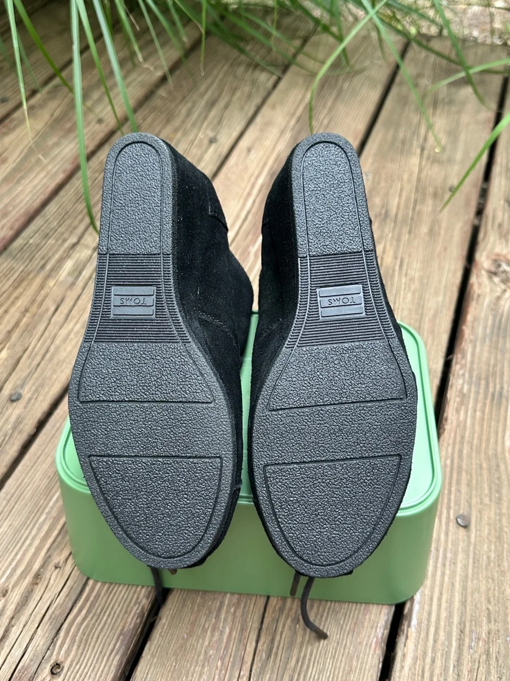 Toms desert wedge